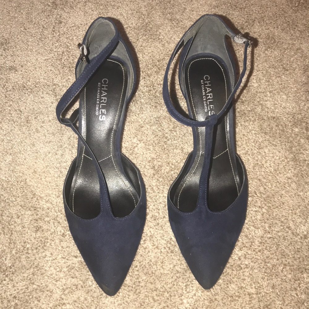 Navy blue medium heels